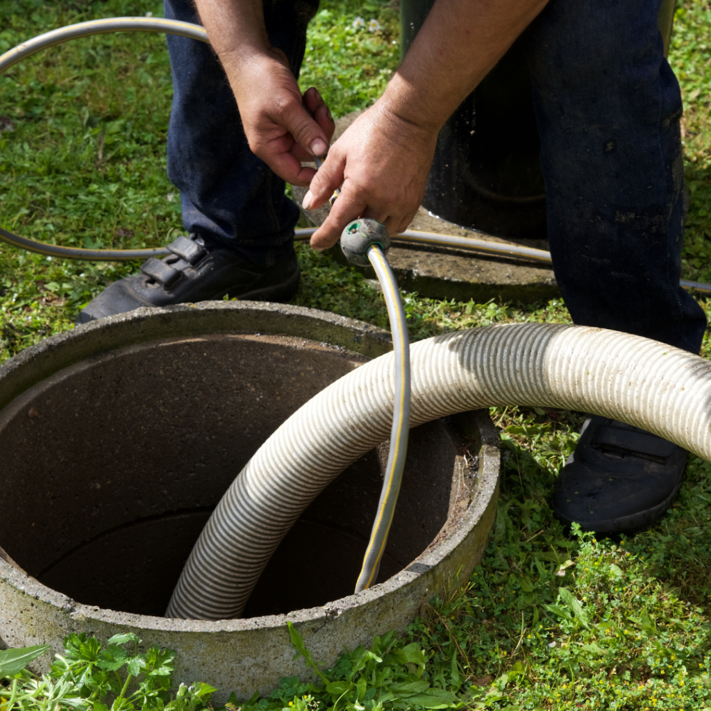 cleaning septic tank